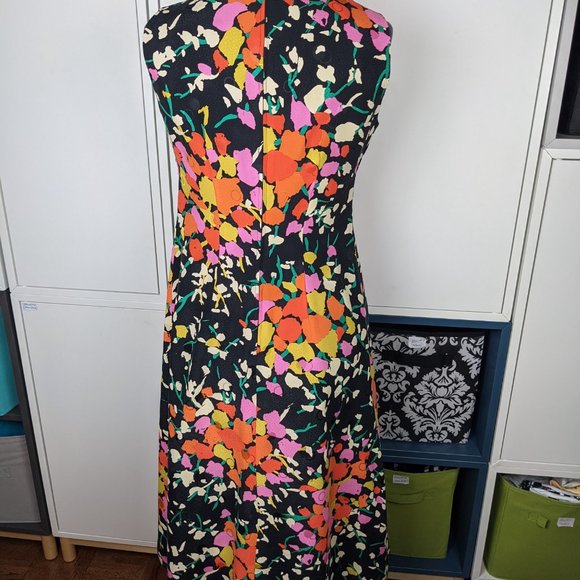 Black Sleeveless Multi Colored Floral Dress - Picture 5 of 6